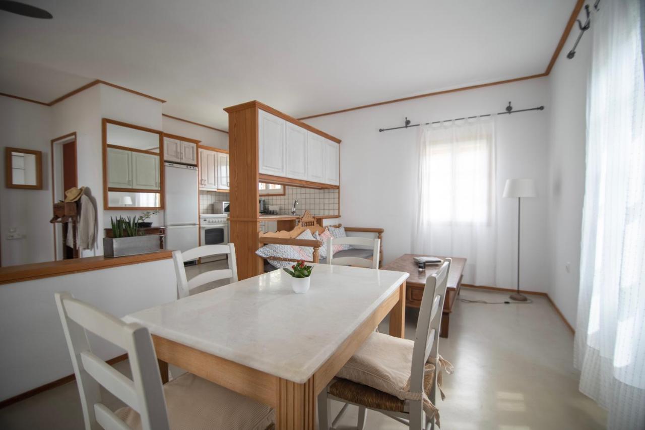 Lotos Beach Home Kíni Kültér fotó