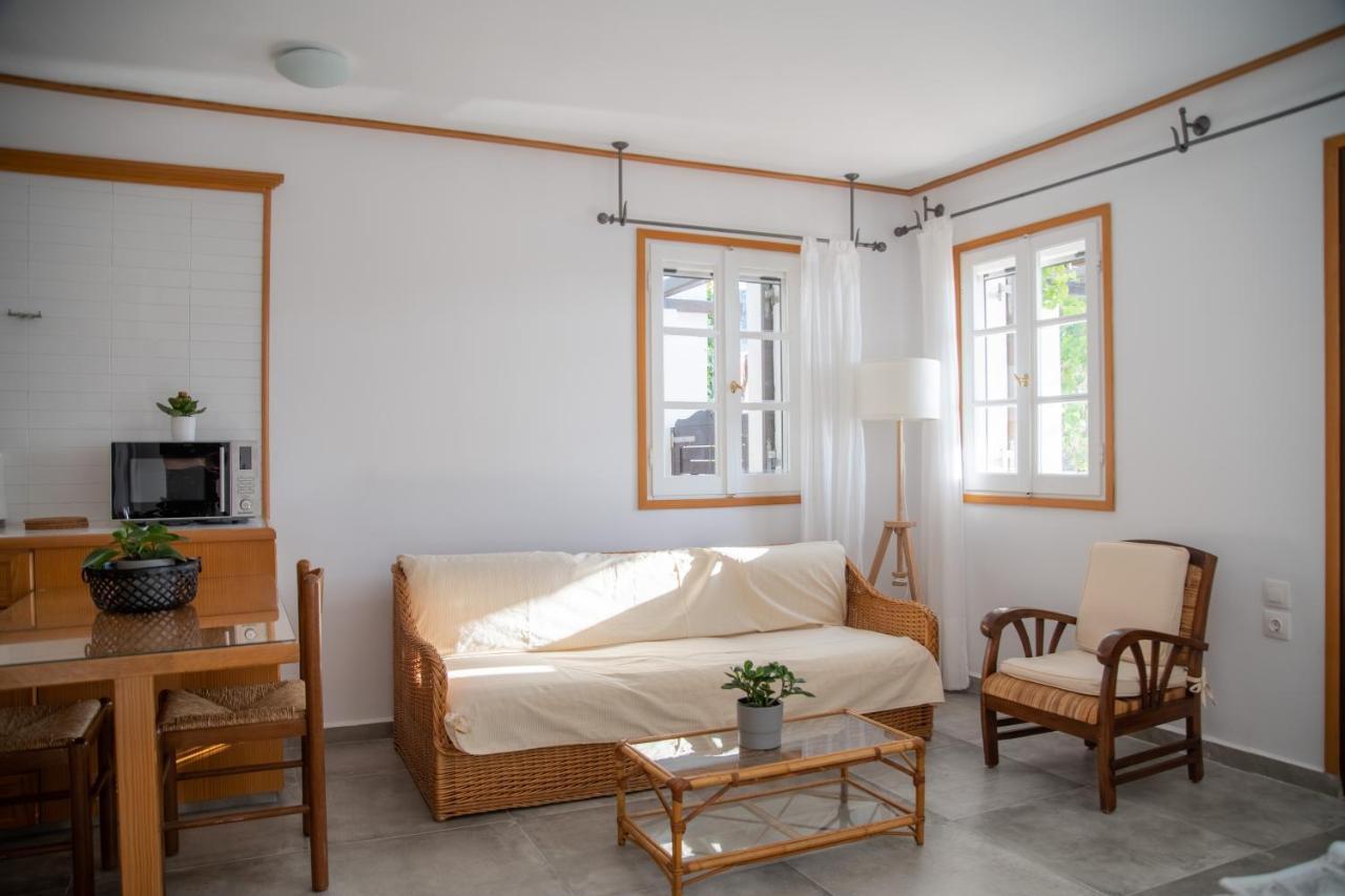 Lotos Beach Home Kíni Kültér fotó
