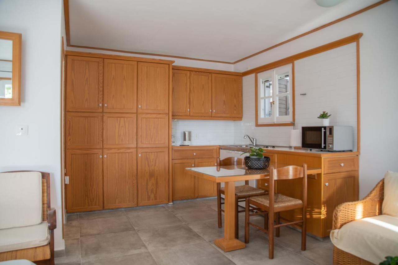 Lotos Beach Home Kíni Kültér fotó
